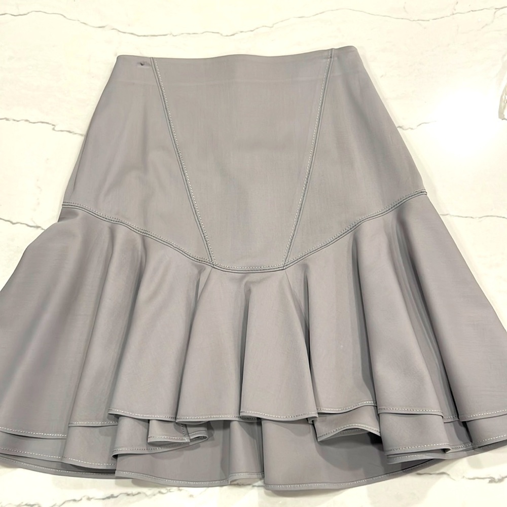 Zac Posen grey woven fabric fit-and-flare trumpet skirt.